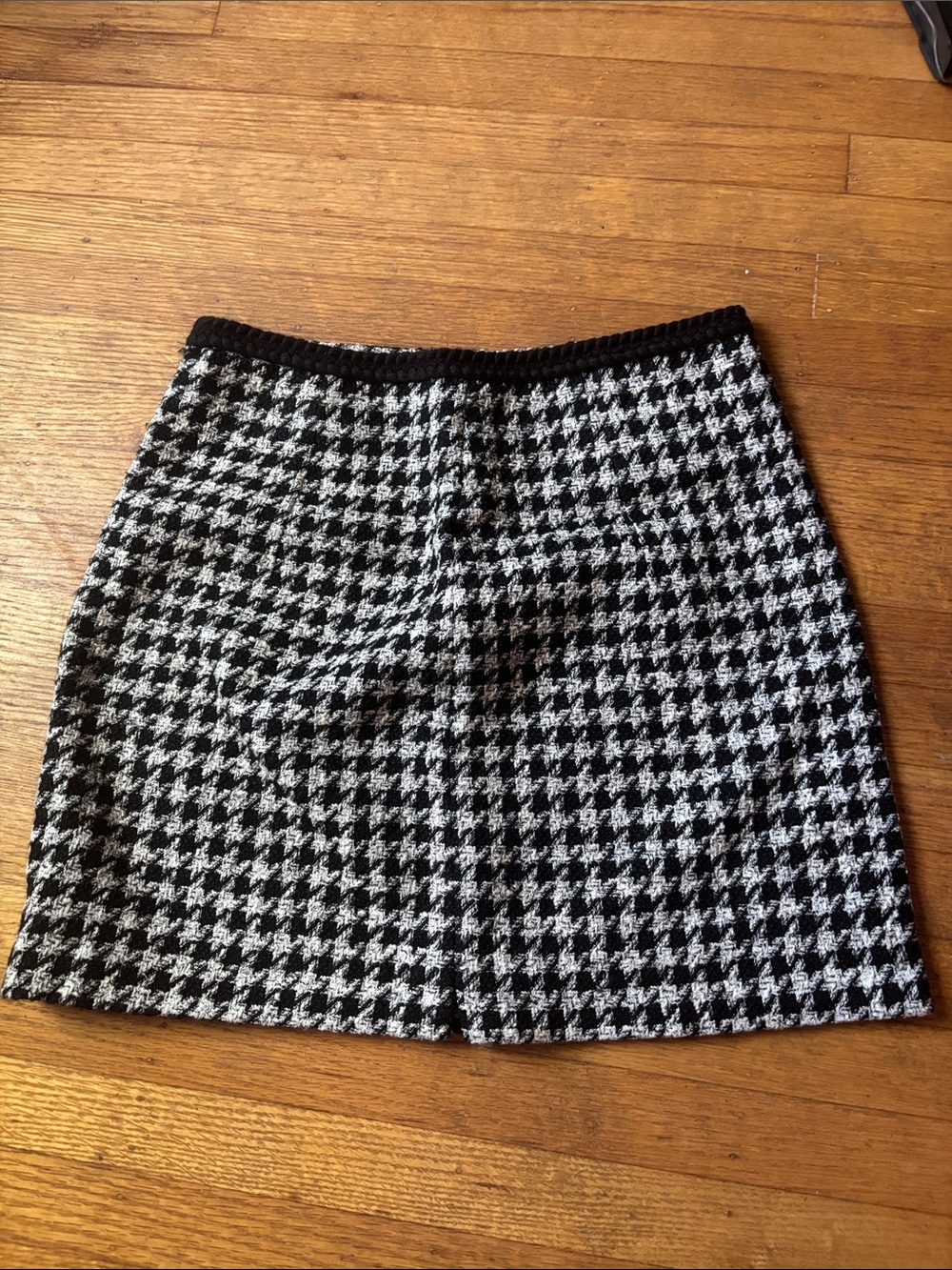 Zara Black & White Houndstooth Pencil Skirt